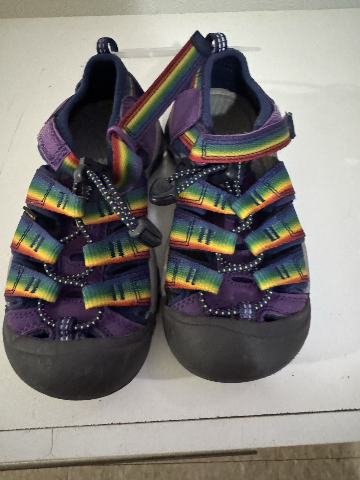 Sandali Keen bambini giovani taglia 13 arcobaleno viola regolabili escursionismo acqua usati in ottime condizioni