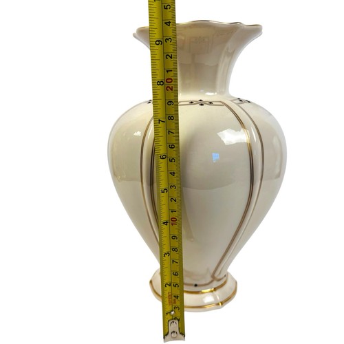 Vintage Lenox Vanguard Collection Ivory & Gold Trim Vase Porcelain 10"T USA - Picture 6 of 7