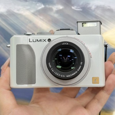 Panasonic LUMIX DMC-LX5 Digital Camera 10.1MP 3.8X Zoom with