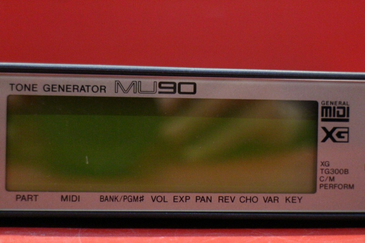 USED YAMAHA MU 90 Tone Generator Rack Synthesizer MIDI Sound