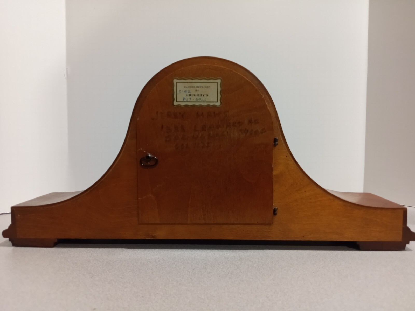 Howard Miller Mantle Clock 1050020 Wind up Three Chimes Works *See