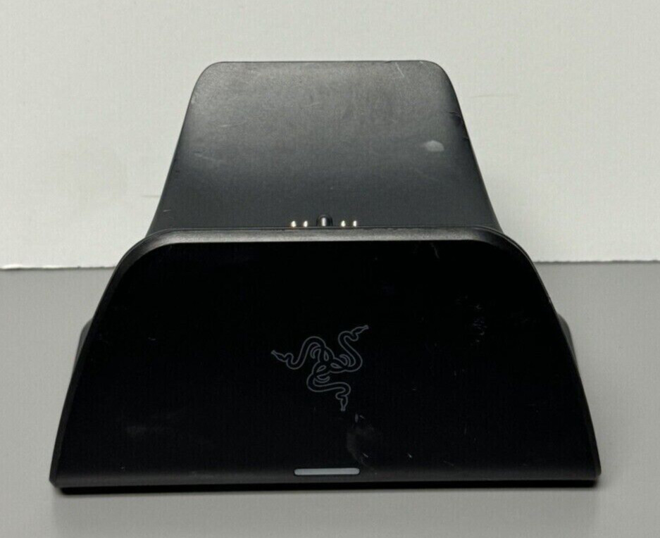 Razer Quick Charging Stand For PS5 MN: RC21-0190 - Black NO WIRES