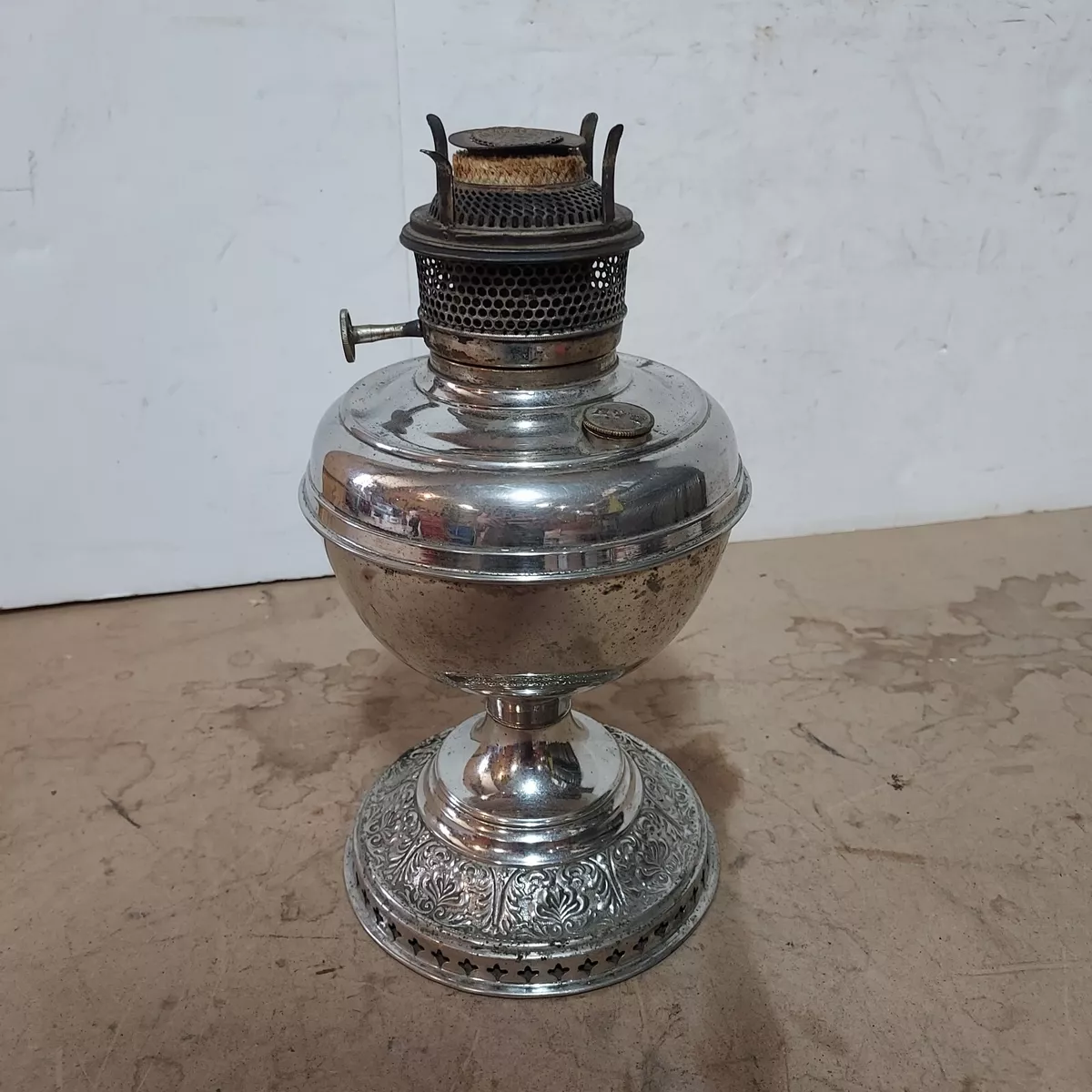 Old on sale chimney lamp