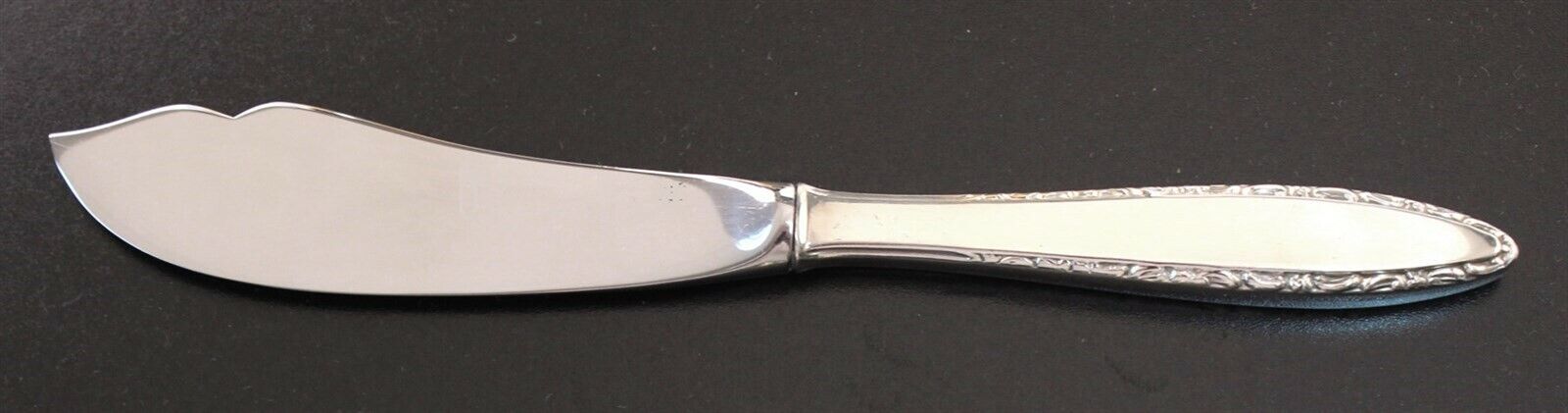 Lunt Sterling Handled LACE POINT Master Butter