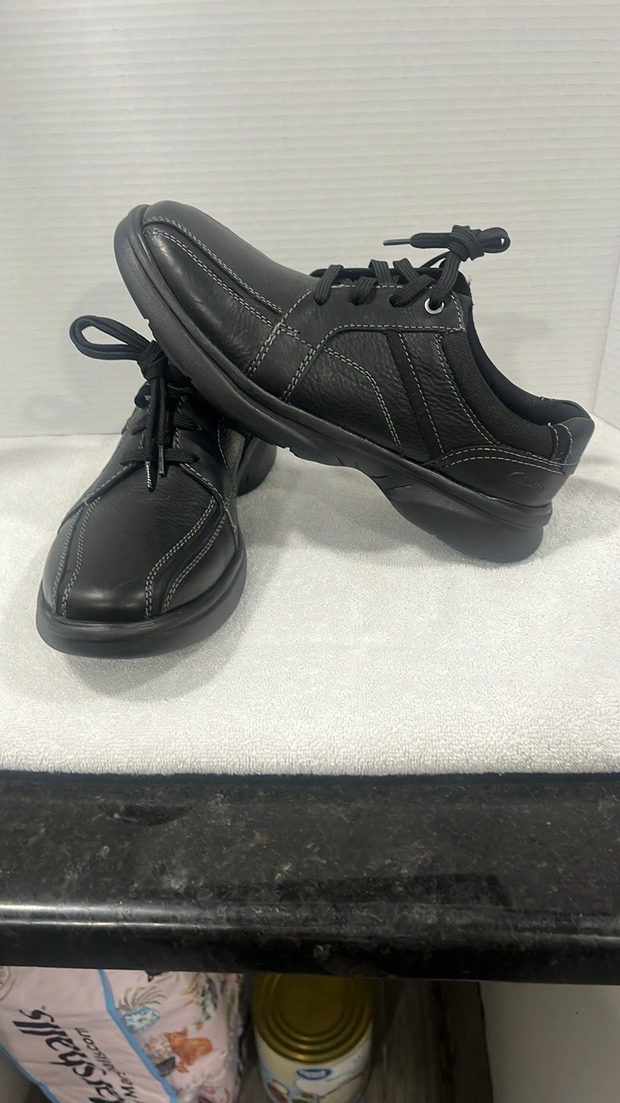 Oxford Clarks in pelle nera di Clark’s nuove estremamente comode