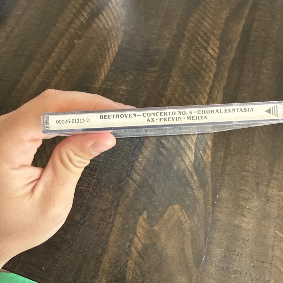 Beethoven: Piano Concerto No. 5 "Emperor"; Choral Fantasia [11 tracks]: Used Foto 3 de 4