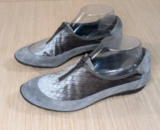Sesto Meucci Made In Italy Zip Up Suade Comfort Arch Gray Flats Size 7M