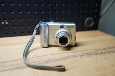 B) Canon PowerShot A60 2.0MP Digital Camera - Silver READ