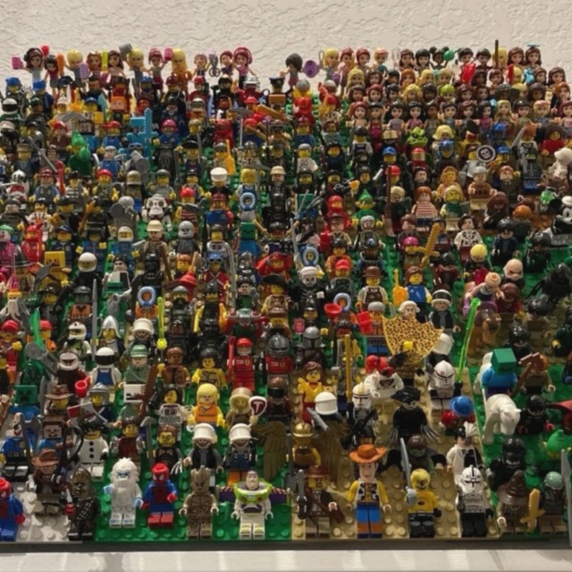 Get Free Minifig in Your Order Get Free Minifig in Your Order