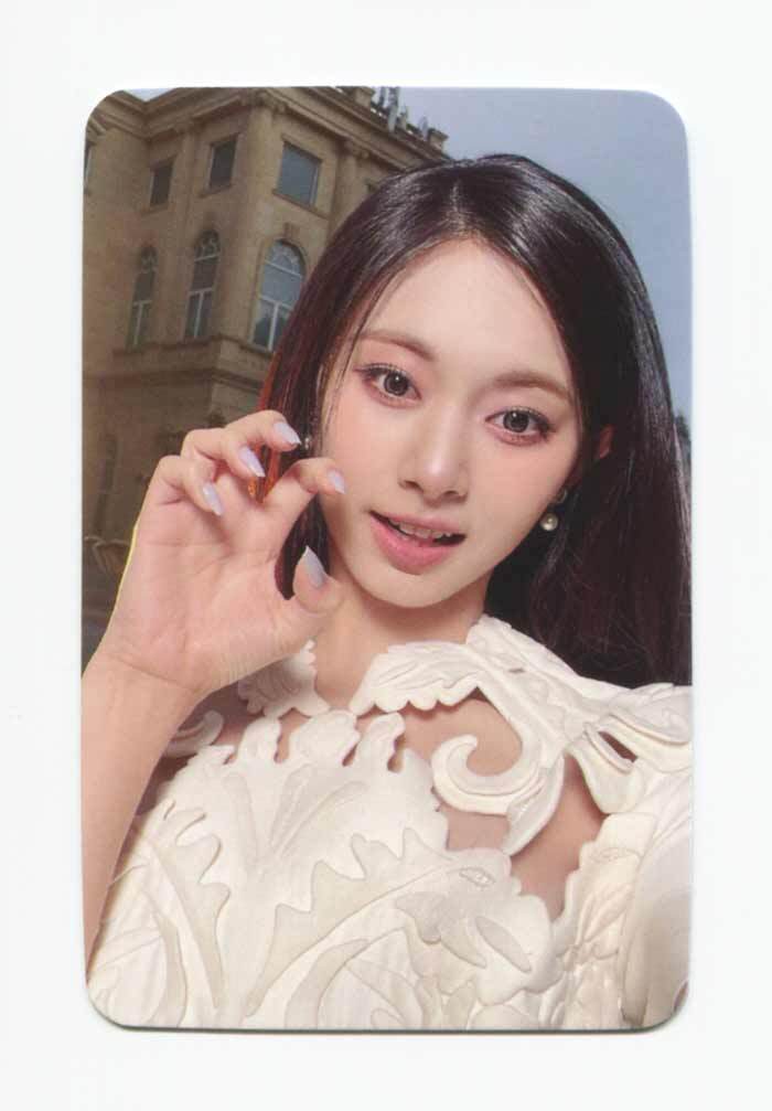 TZUYU - 1st Mini Album abouTZU [SOUNDWAVE] PREORDER EXCLUSIVE