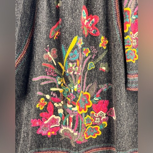 Aryeh Women’s Floral Dress Size L Gray Red Lace Front Imperfections See Pics NWT - Picture 3 of 15