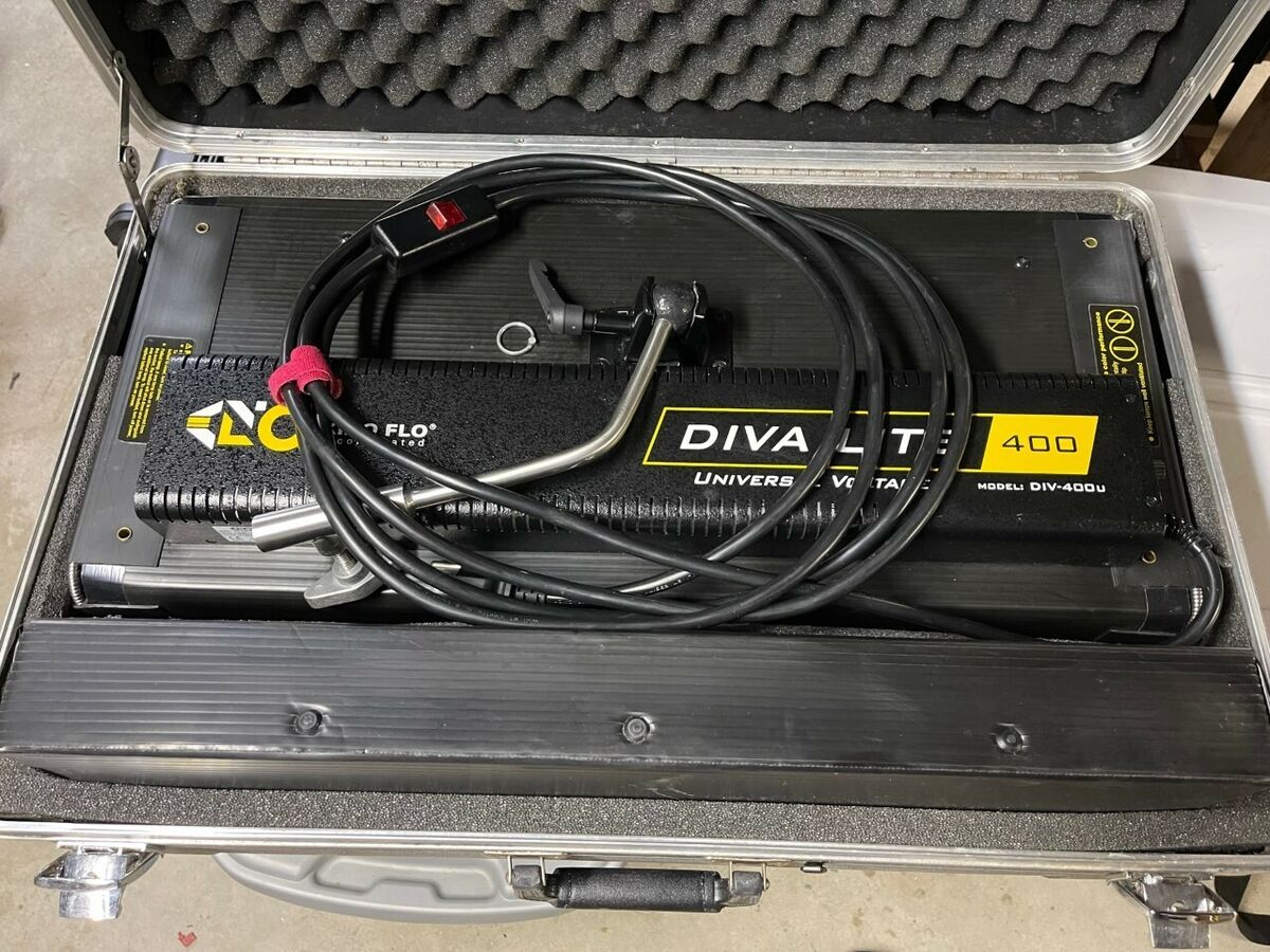 Kino Flo Diva 400 light kit - fixture, spare bulbs, Flozier Kino Flo Diva 400 light kit - fixture, spare bulbs, Flozier