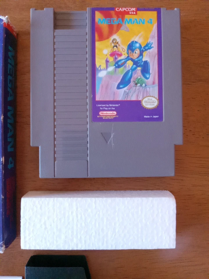 Nintendo NES Mega Man 4 (NES 1992) CIB Complete w/ Manual, Styro, Sleeve - NICE! - Image 3 of 4
