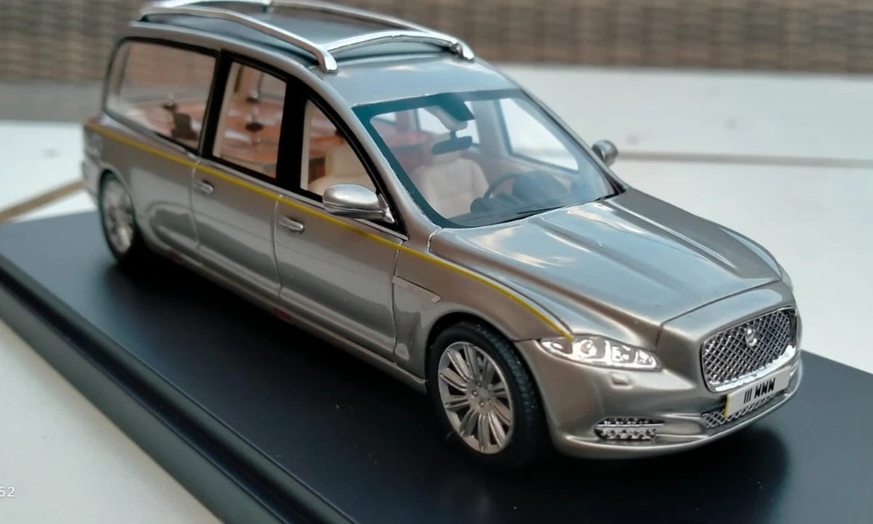 WILCOX JAGUAR XJ351 EAGLE HEARSE CARRO FUNEBRE GLM 1/43 NUOVO - Immagine 2 di 4