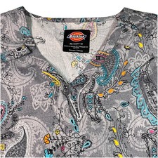 NWT Dickies Women s Scrub Top Size XS Gray Paisley Design V Neck DK617