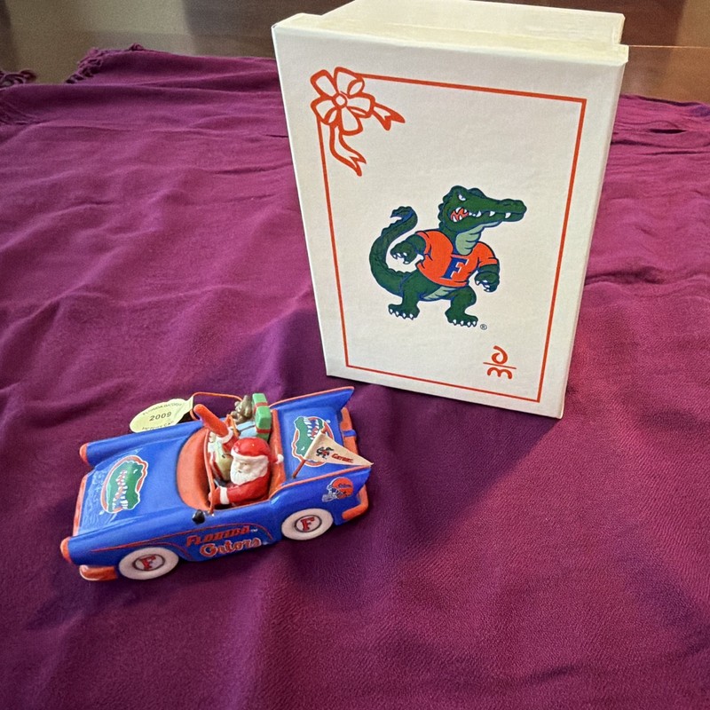 The Danbury Mint Florida Gators 2009 Victory Car Santa Ceramic Ornament