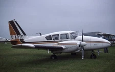 Kodachrome Slides G-ARYF Piper PA.23-250 Aztec Cranfield 1988 (B15)
