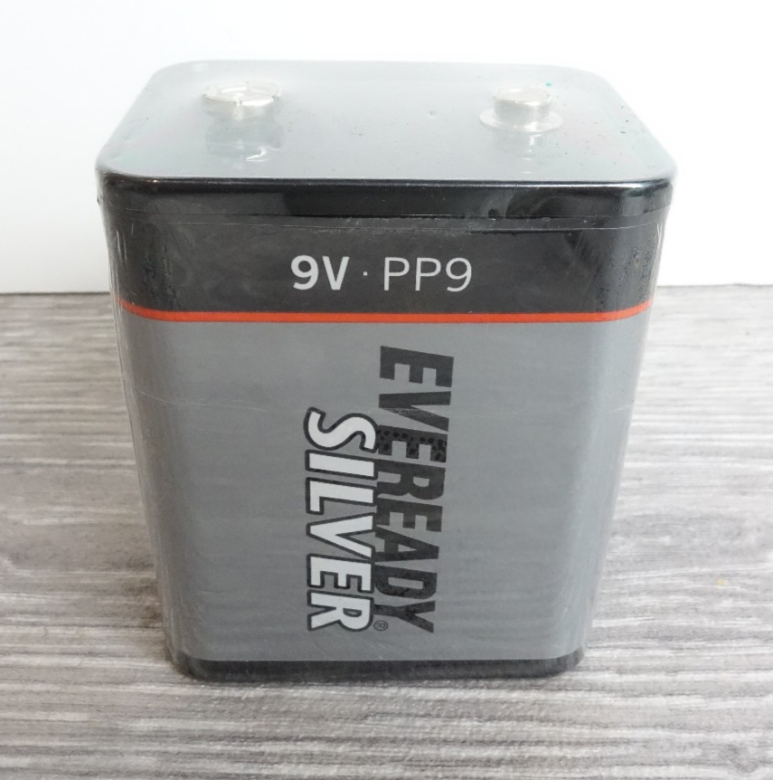 Eveready Silver 9V PP9 Battery (Male and Female Snap-In Terminals