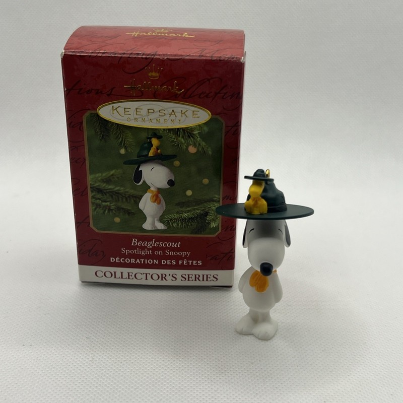 Hallmark  Keepsake Beaglescout  Spotlight on Snoopy Series #4  2001 Ornament