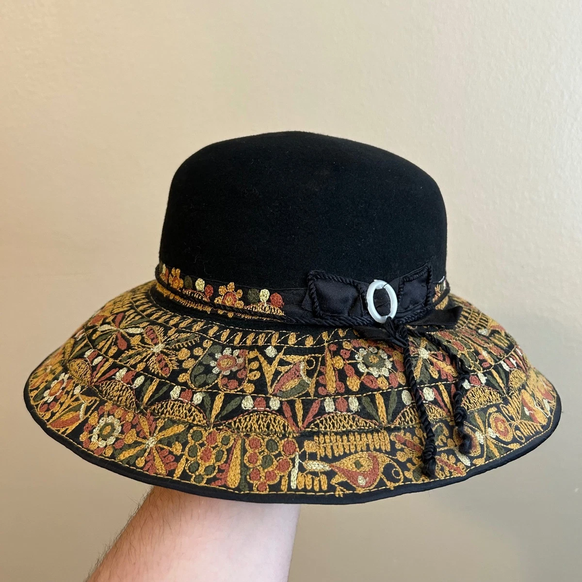 Vintage Peruvian Wititi Hat Hand‑Embroidered Colca Valley Folk Art Boho Fall Bucket Hat Peruvian Style Patchwork/andean Textile Outdoor  main image 4