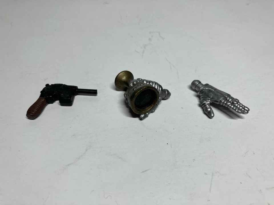 USED Marvel Diamond Select Dr. Doom 7” Action Figure W/ Buildable Throne - Image 2 of 4