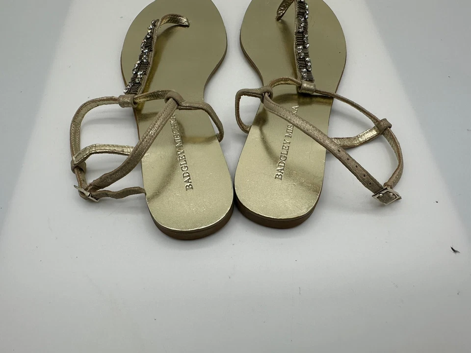Badgley Mischka Sandalia Plana Tanga Estrás Gamuza Dorada Talla 7M Foto 3 de 4