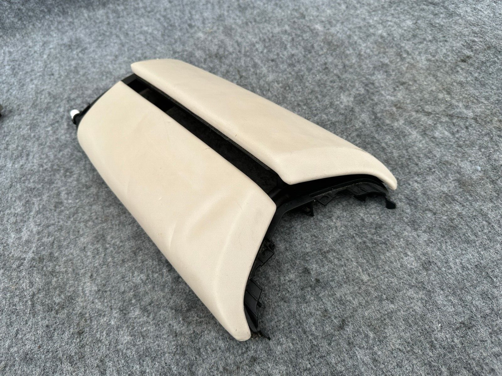 CENTER CONSOLE LEATHER ARM REST ARMREST TAN 13-20 MASERATI GHIBLI QUATTROPORTE