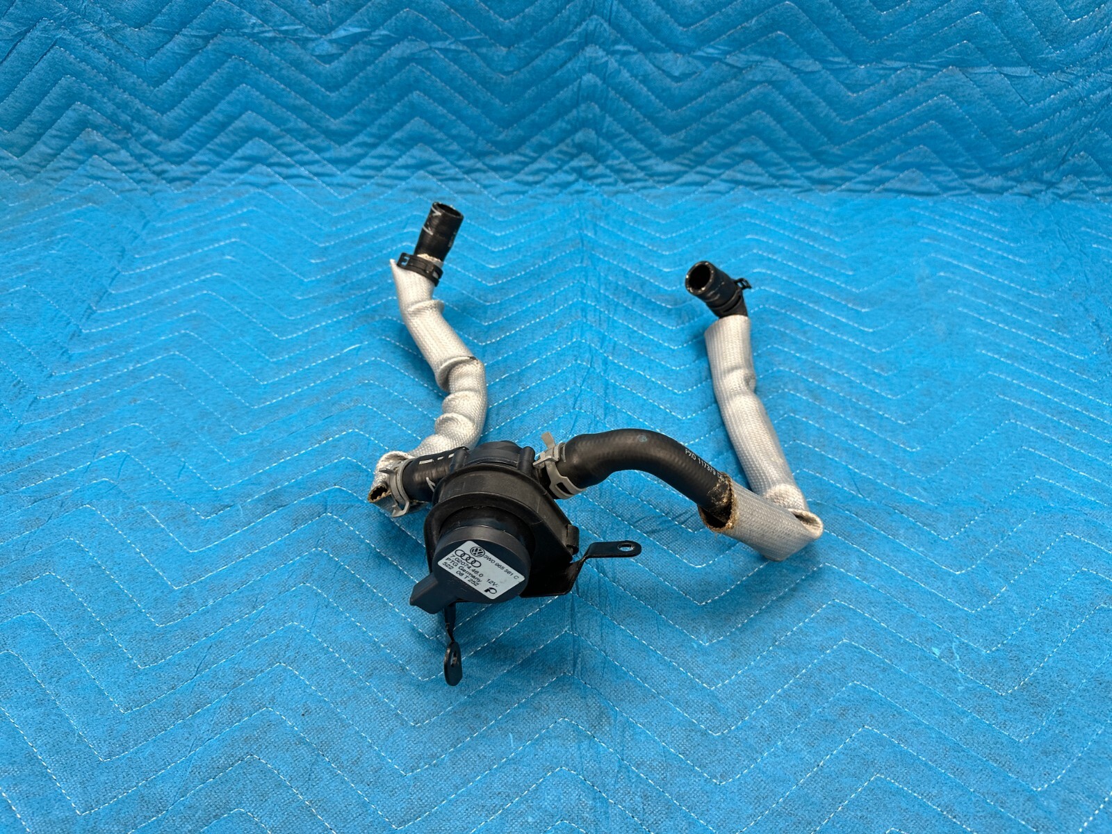 Bentley Flying Spur Rear Auxiliary Water Coolant Pump w/ Hoses 29k 2006-2012 OEM