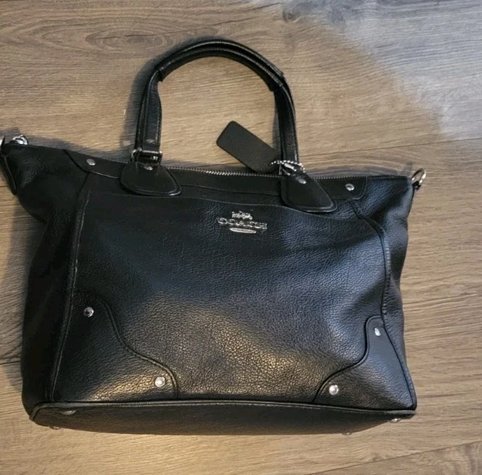 Borsa a tracolla Coach Mickie in pelle nera tono argento con borchie senza cinturino extra