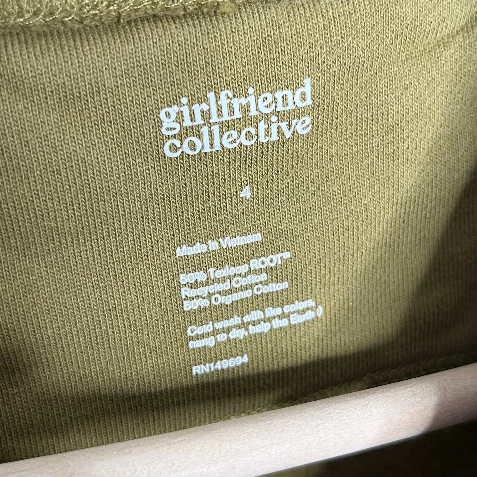 girlfriend-collective pullover hooded sweatshirt pocket flaw hoodie