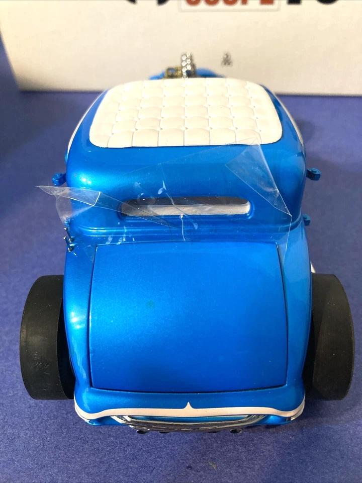 Danbury Mint 1:24 1932 Ford "Little Deuce Coupe" Limited Edition -Original Box - Image 4 of 4