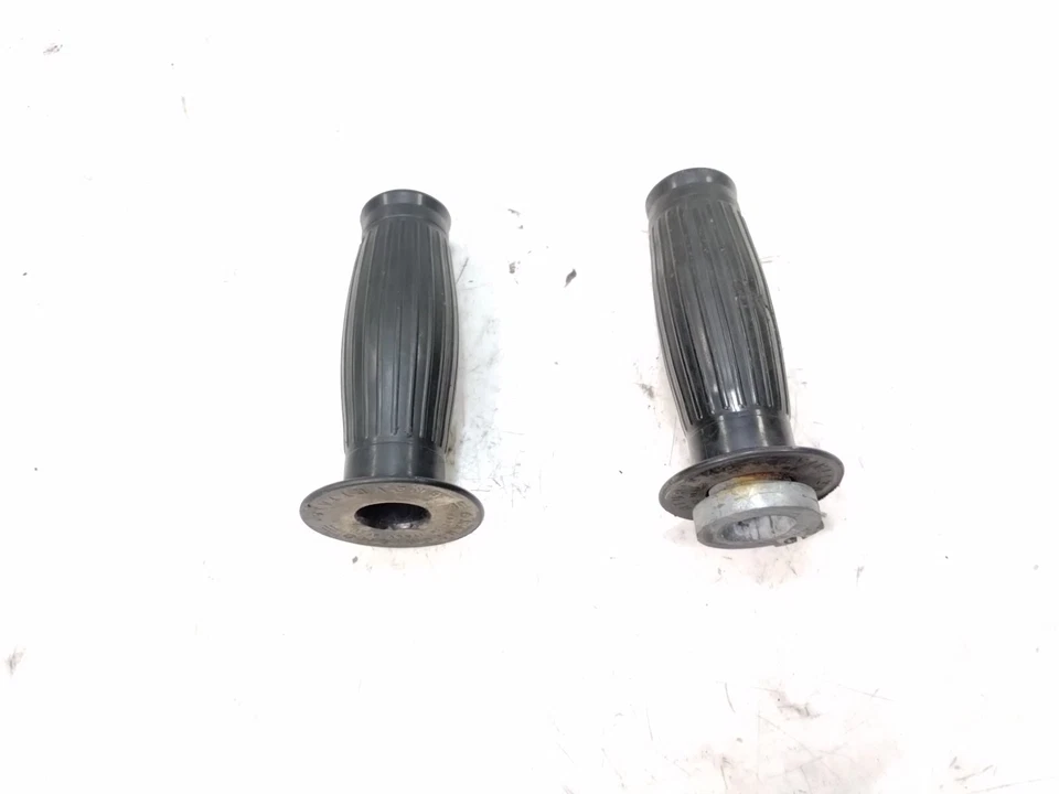 1976 Triumph Bonneville 750 T140 Throttle Tube & Grip - Image 4 of 4