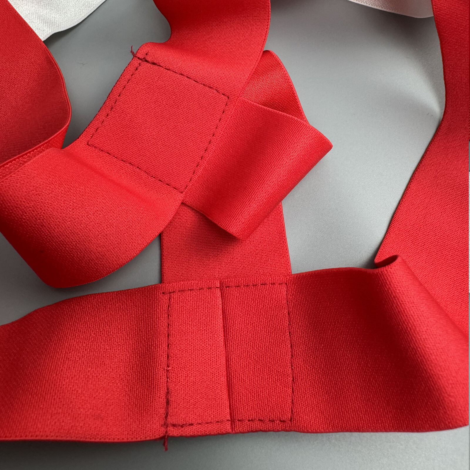 Mrs. Claus Weihnachtskostüm – Langer Samtumhang Mit Kleid, Mütze, Gürtel & Handschuhen (Rot)