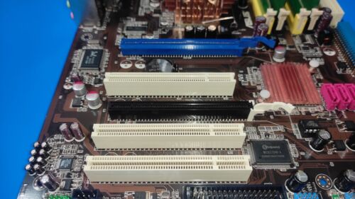 Carte mère ASUS P5KPL/1600 avec processeur Q6600 et 4 Go de RAM DDR2 - Photo 2/9