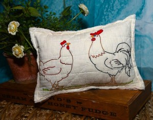 VINTAGE HANDMADE EMBROIDERED QUILTED PILLOW CHICKEN, ROOSTER, RUSTIC FARM ORNIE