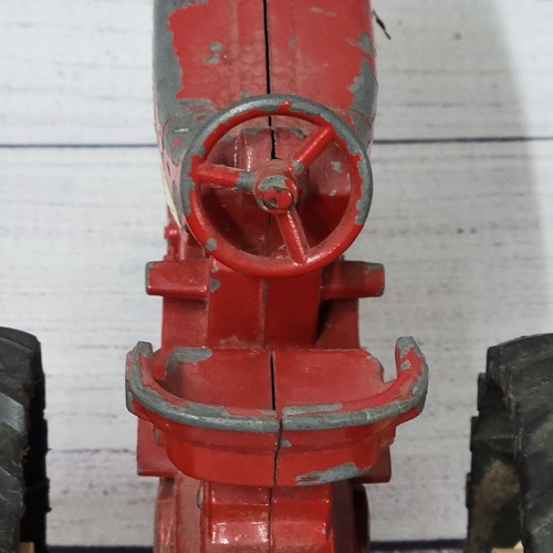 Vtg ertl 1/16 scale International Harvester narrow front end tractor white rims - Picture 8 of 10