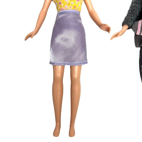 Mary Kate and Ashley Olsen Twins Fashion Dolls Vintage With Outfits - Picture 4 of 14