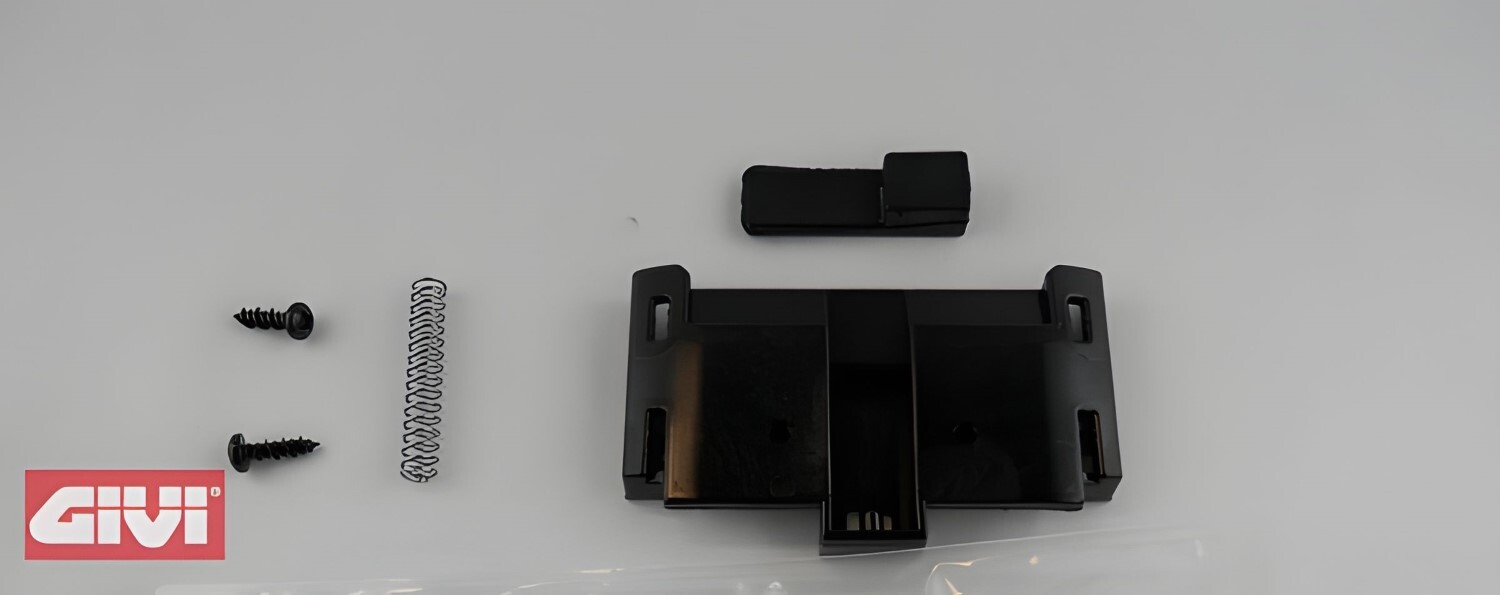 Locking system GiVi mounted on case lid for B33 / 37 / 47 / V47 / V40
