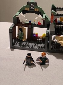 Lego Harry Potter #4752, Professor Lupin's Classroom - Complete 