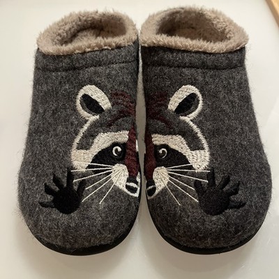 L.L. Bean Raccoon Motif Slipper Women's Shoes 10 Daybreak Good Tread Comfort