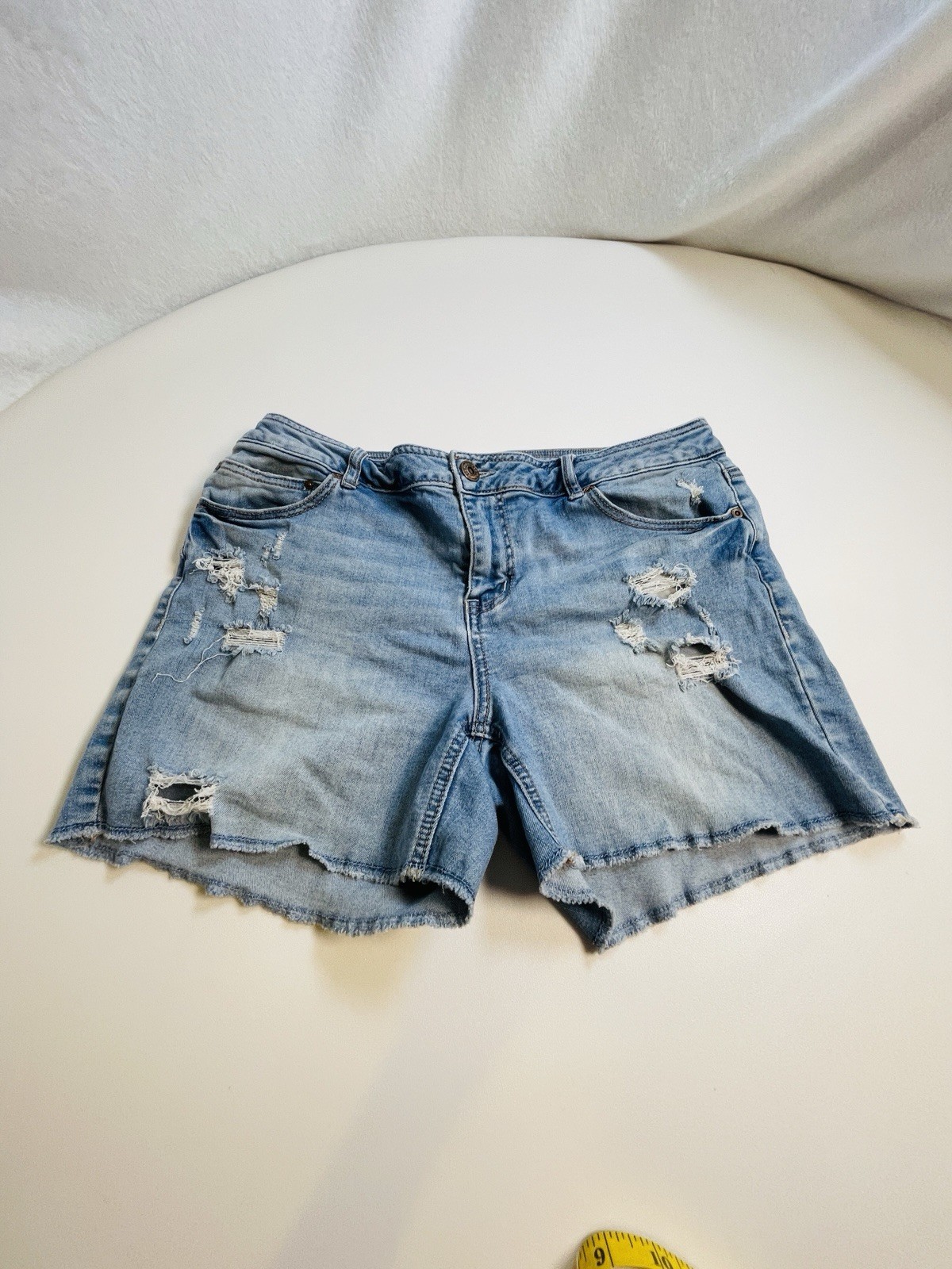 Maurices Denim Shorts Wns 11/12 Distressed Raw Hem Light Wash Stretch