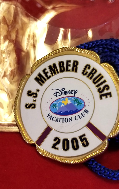 Disney Vacation Club Disney Cruise Line DCL SS Member Exclusive Lanyard 2005