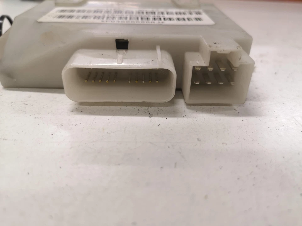 CHRYSLER VOYAGER IV RG, RS Altre centraline P04686686AJ 3.8 Benzina 28630690 - Immagine 2 di 4