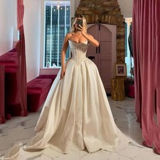 Stain A-line Lace Applique Wedding Dress Charming Ruffles Scoop Neck Bridal Gown