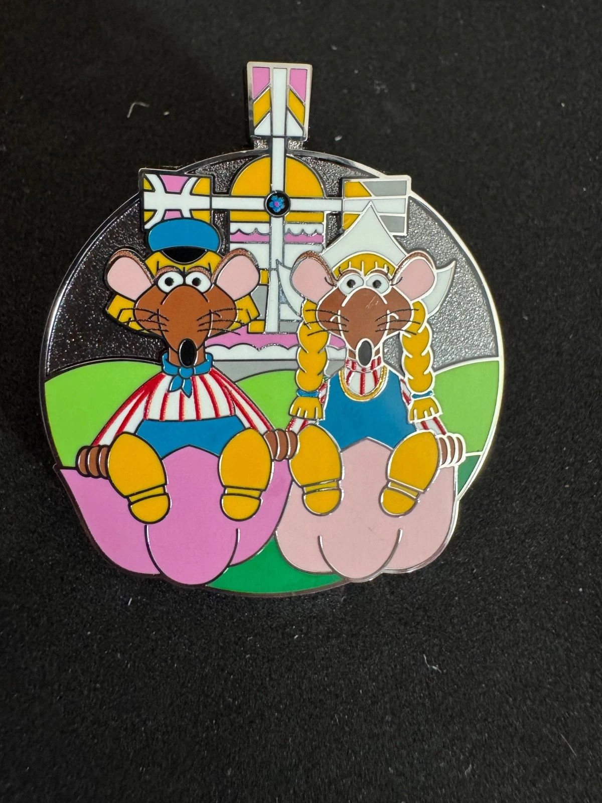 2026 Rizzo and Pete in It's a Small World - Muppets Crash Disneyland Mystery Pin