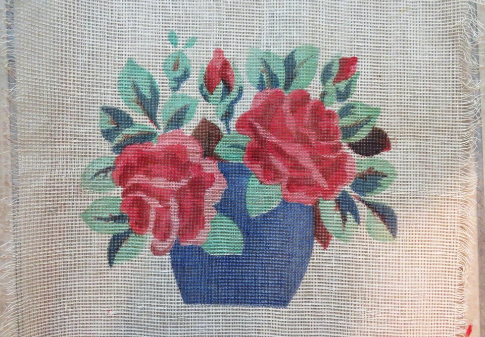 CANEVAS à BRODER ART DECO ROSES dans un VASE 1ères broderies pour enfant - Photo 1/1
