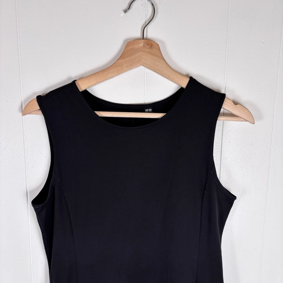Vestido midi Uniqlo pequeño negro sin mangas línea A con elástico clásico Foto 2 de 4
