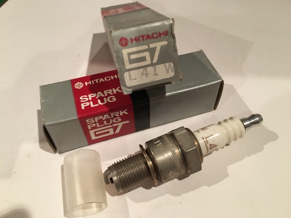 Motorcycle Spark Plug Hitachi L41W Lot Of 2  NGK B10ES  DENSO W31ESR-U New
