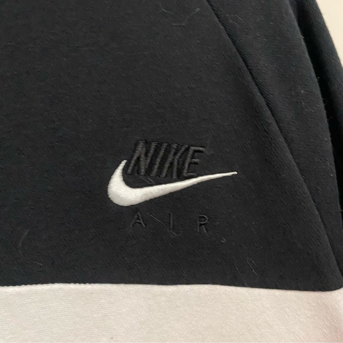 nike air crewneck sweatshirt white black red