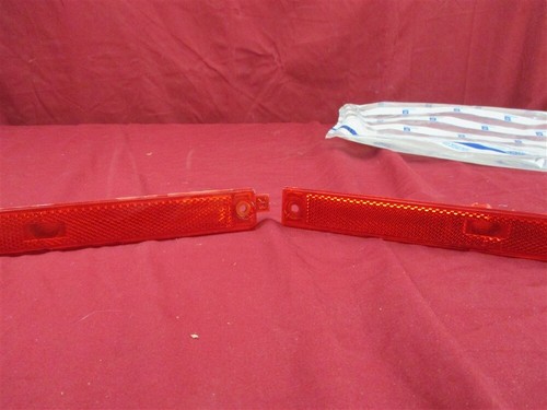 NOS OEM Oldsmobile Cutlass Supreme 2-Door Coupe Rear Side Marker 1988- 96 PAIR - Picture 2 of 6